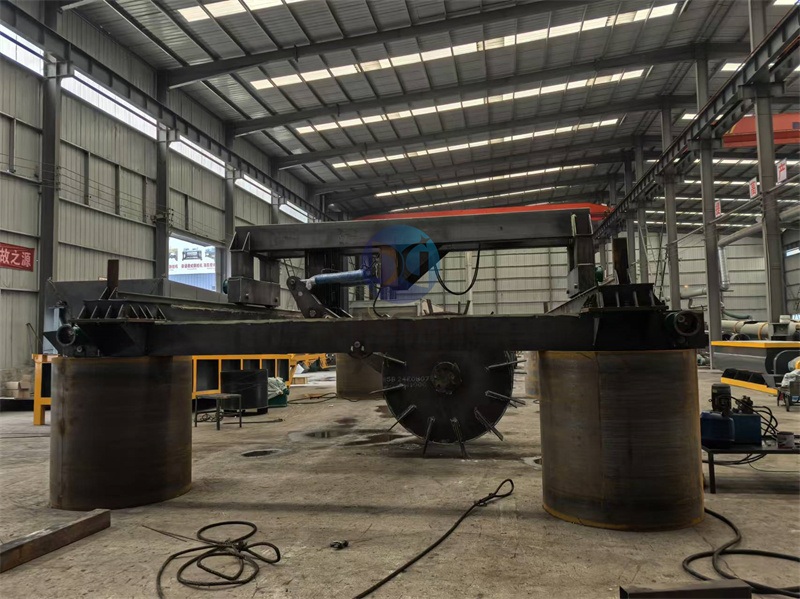 有機肥輪盤式翻拋機制作現場